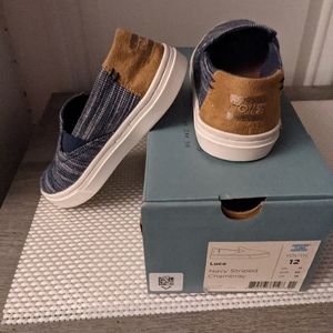 Toms Luca slip ons